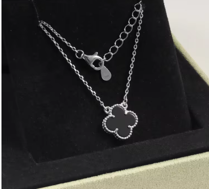 925 Sterling Silver Pink Clover Pendant Necklace